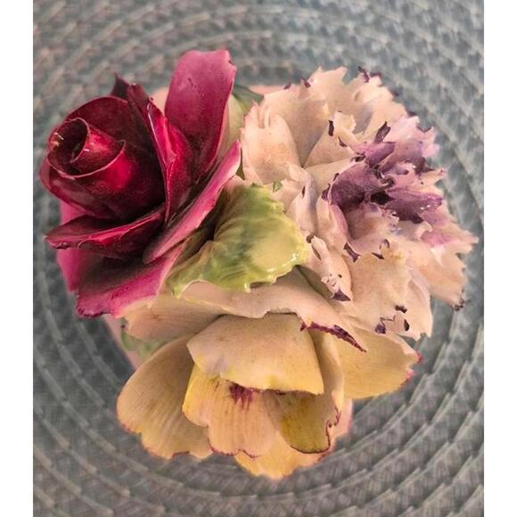 Radnor Bone China Floral Figurine - Beautifully Handcrafted Flower Arrangement - Picture 2 of 5